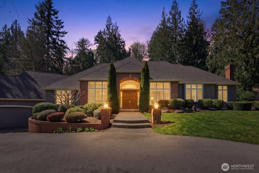 Photo of 14029 171st Lane NE, Woodinville, WA 98072 (MLS # 2505154)