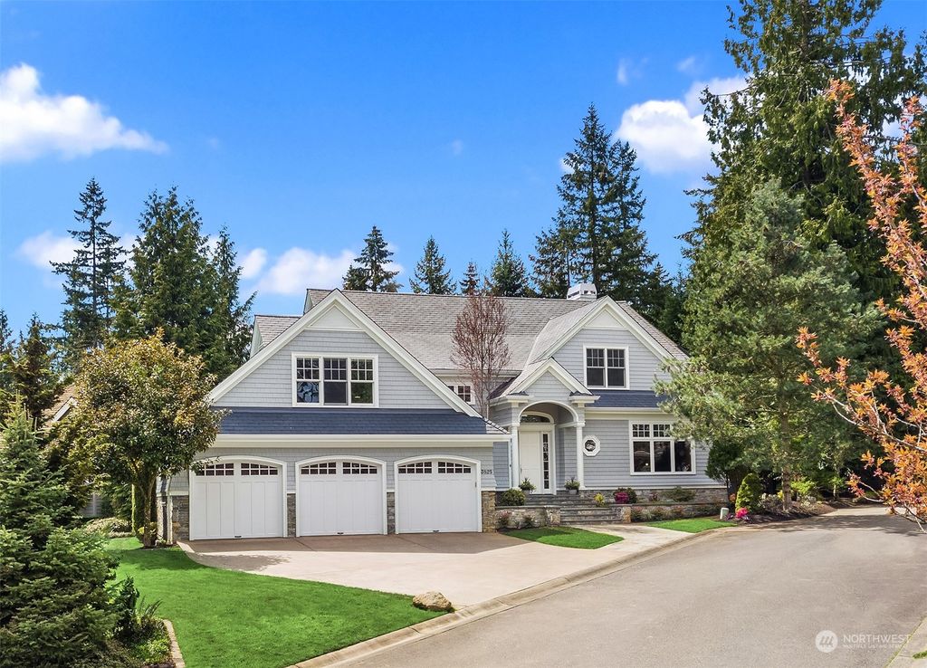 Photo of 3825 212th Avenue SE, Sammamish, WA 98075 (MLS # 2059371)