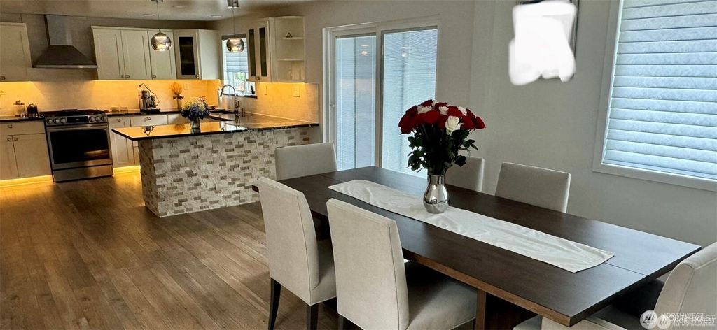 Photo of 2001 Jefferson Way, Lynnwood, WA 98037 (MLS # 2477419)