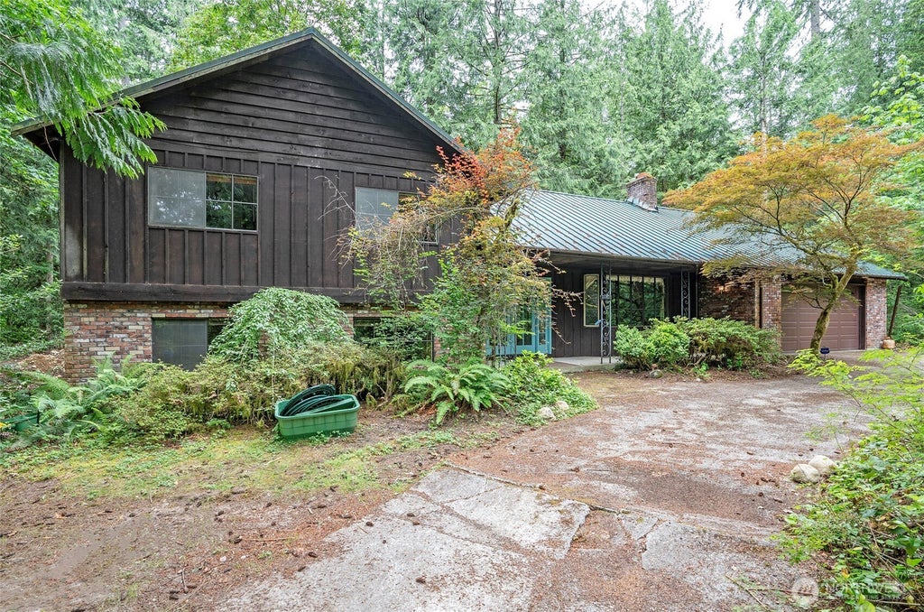 Photo of 16035 266th Avenue SE, Issaquah, WA 98027 (MLS # 2546618)