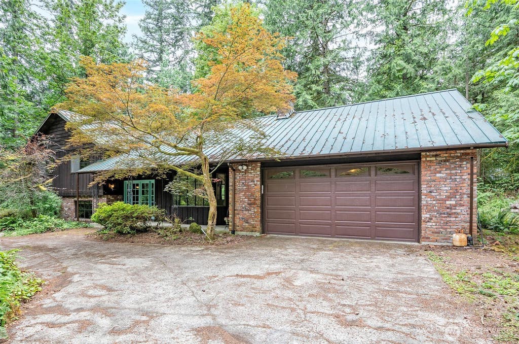 Photo of 16035 266th Avenue SE, Issaquah, WA 98027 (MLS # 2546618)