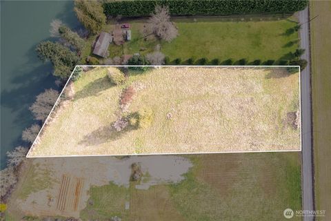 Photo of 560 Mandy Road, Toledo, WA 98591 (MLS # 2483614)