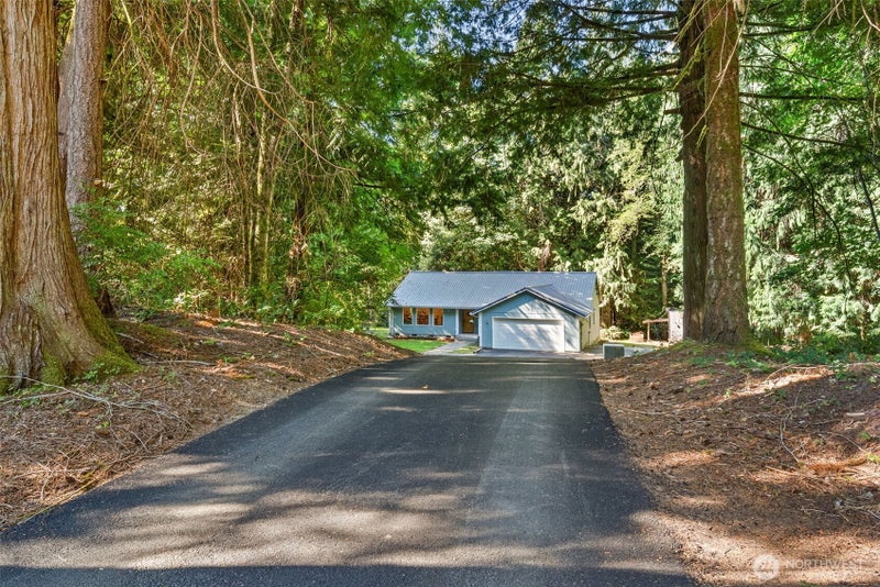 220 E Moore Lane