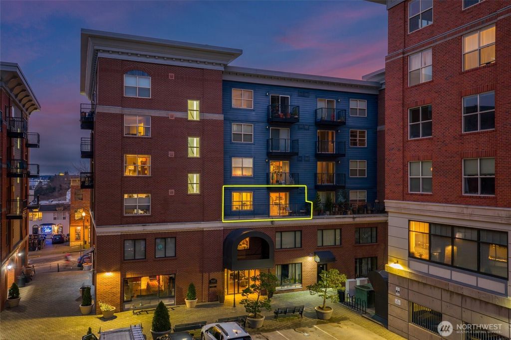 Photo of 960 Harris Avenue #307, Bellingham, WA 98225 (MLS # 2499777)