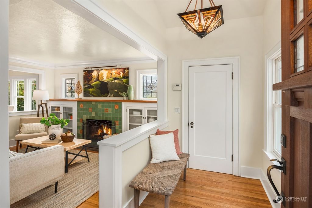 Photo of 5651 Keystone Place N, Seattle, WA 98103 (MLS # 2279909)