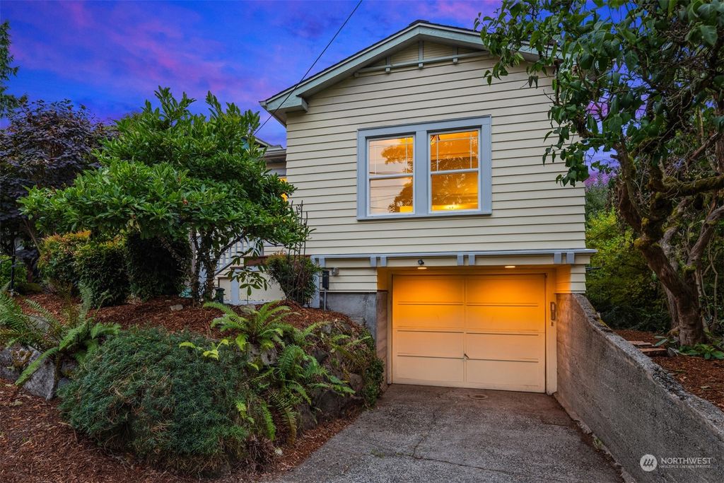 Photo of 5651 Keystone Place N, Seattle, WA 98103 (MLS # 2279909)