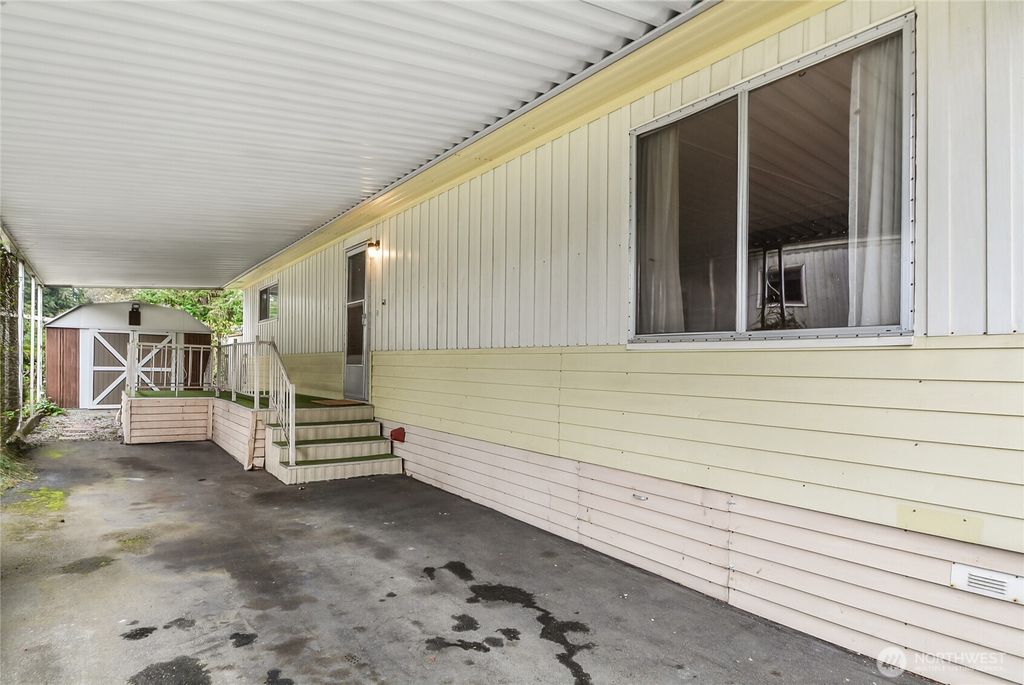 Photo of 5220 ST SW 176th St #16, Lynnwood, WA 98037 (MLS # 2508870)