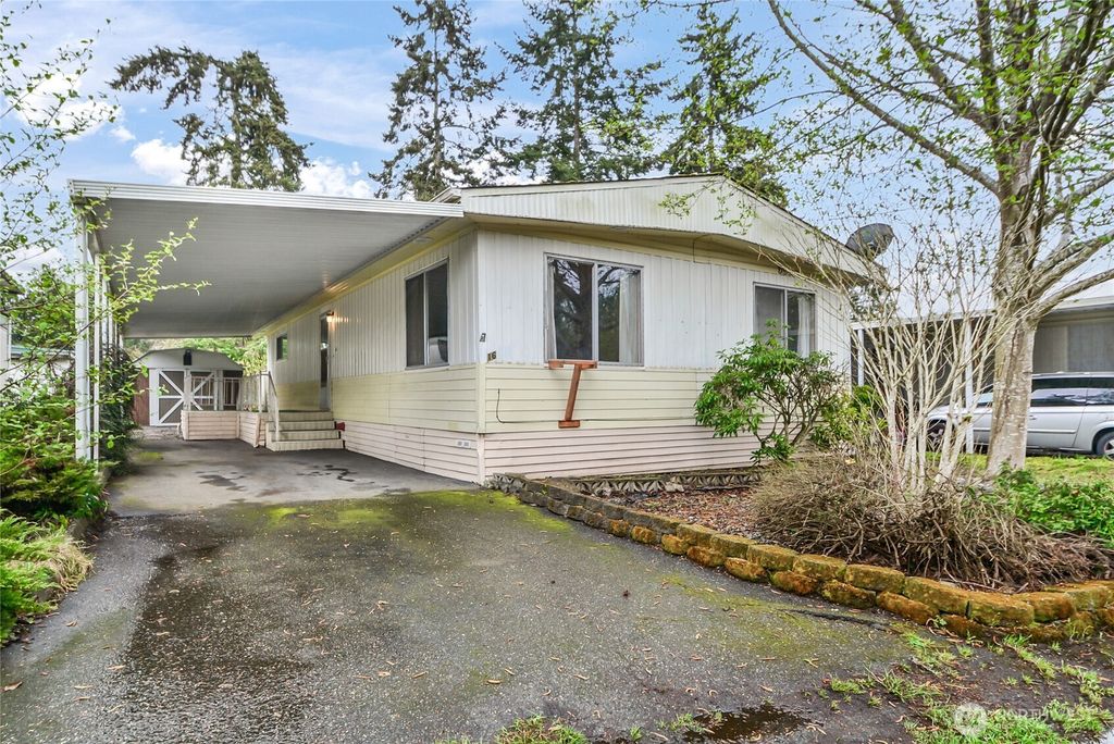 Photo of 5220 ST SW 176th St #16, Lynnwood, WA 98037 (MLS # 2508870)