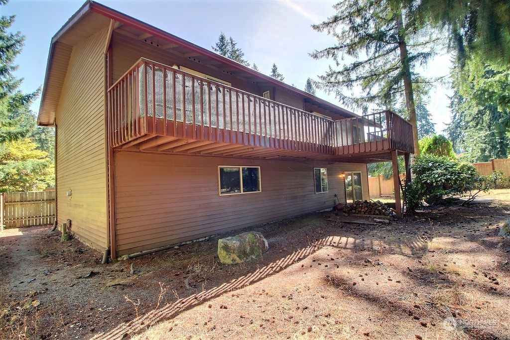 Photo of 14005 149th Place SE, Renton, WA 98059 (MLS # 2029623)