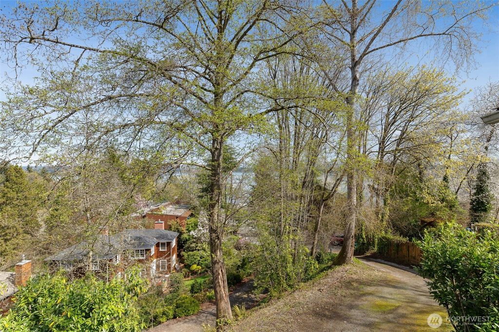 Photo of 143 Euclid Avenue, Seattle, WA 98122 (MLS # 2353786)