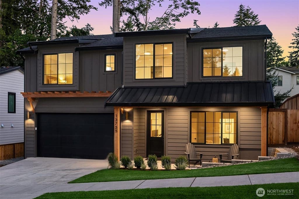 Photo of 13755 NE 101st Street, Kirkland, WA 98033 (MLS # 2558986)
