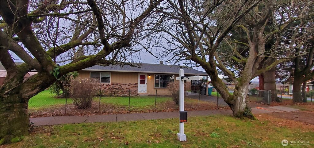 Photo of 101 ash Street, Ridgefield, WA 98642 (MLS # 2461101)