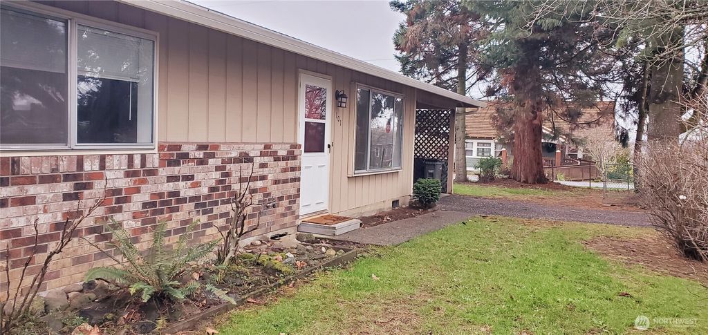 Photo of 101 ash Street, Ridgefield, WA 98642 (MLS # 2461101)