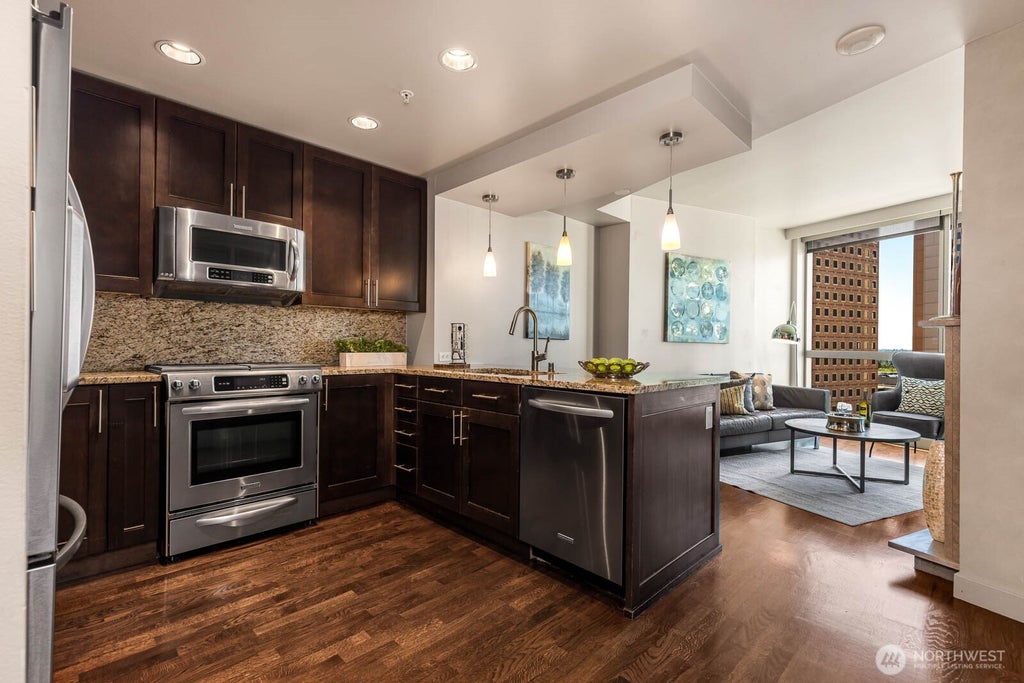 Photo of 10610 NE 9th Place #1603, Bellevue, WA 98004 (MLS # 2533529)