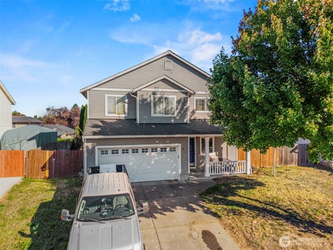 Photo of 256 Madrona Avenue, Woodland, WA 98674 (MLS # 2593268)