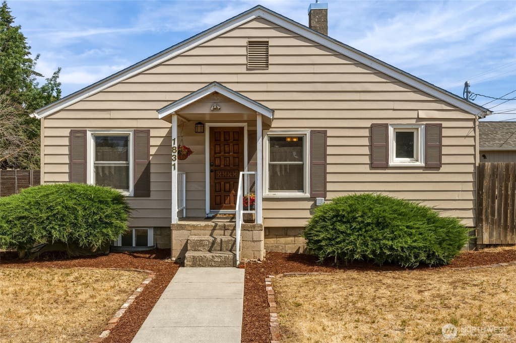 Photo of 1831 E Alder Street, Walla Walla, WA 99362 (MLS # 2544922)