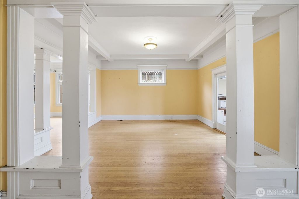 Photo of 6238 Woodlawn Avenue N, Seattle, WA 98103 (MLS # 2515387)