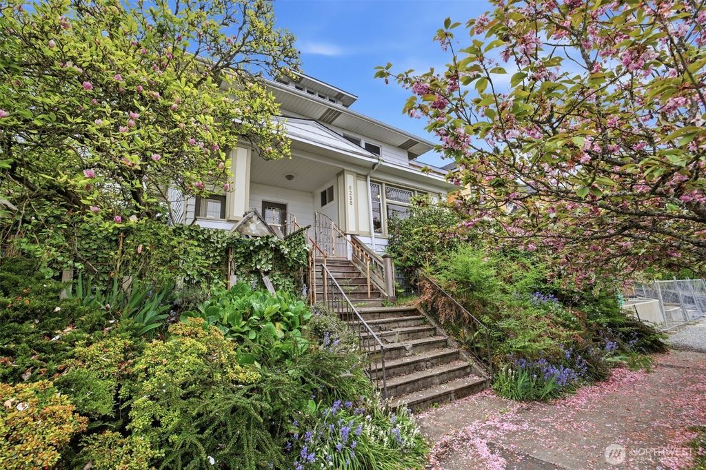 Photo of 6238 Woodlawn Avenue N, Seattle, WA 98103 (MLS # 2515387)