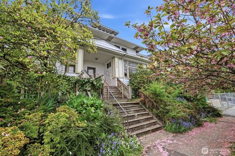 Photo of 6238 Woodlawn Avenue N, Seattle, WA 98103 (MLS # 2515387)