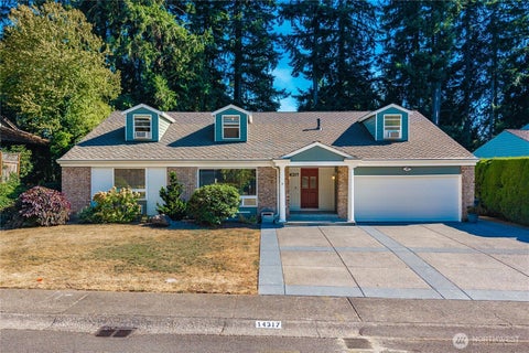 Photo of 14317 SE 170th Street, Renton, WA 98058 (MLS # 2574632)