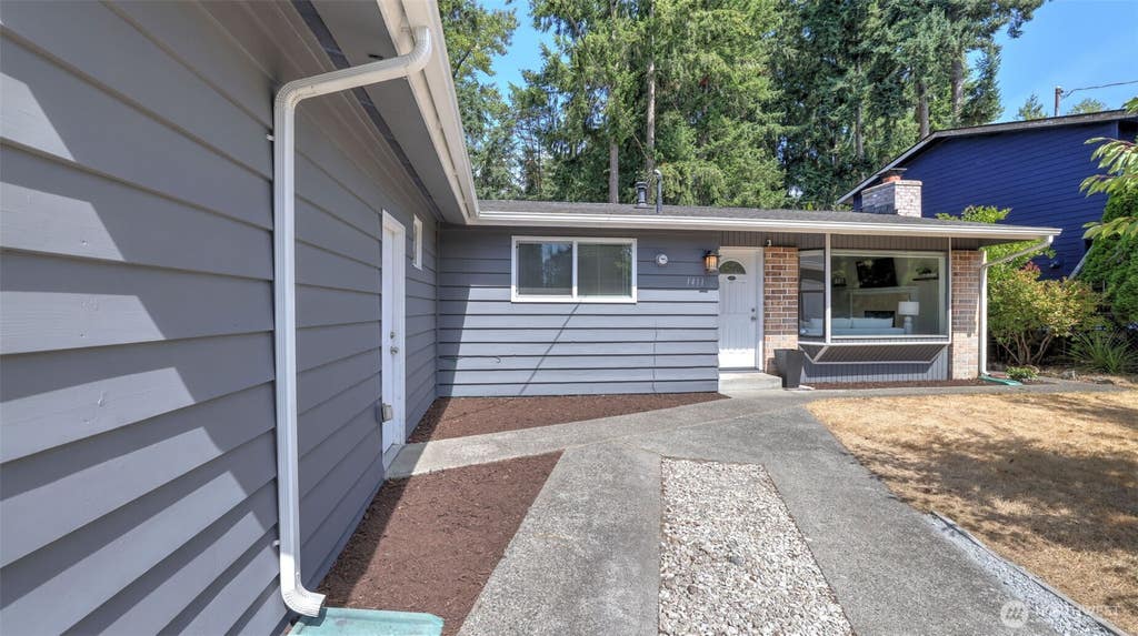 Photo of 1411 211th Place SW, Lynnwood, WA 98036 (MLS # 2571849)