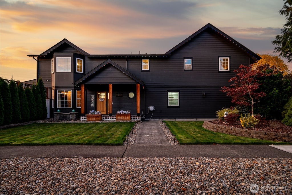 Photo of 2501 Hickory Avenue, Longview, WA 98632 (MLS # 2589737)
