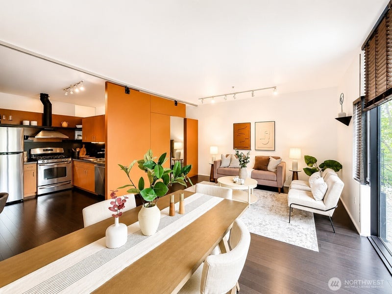 1111 E Pike Street 303