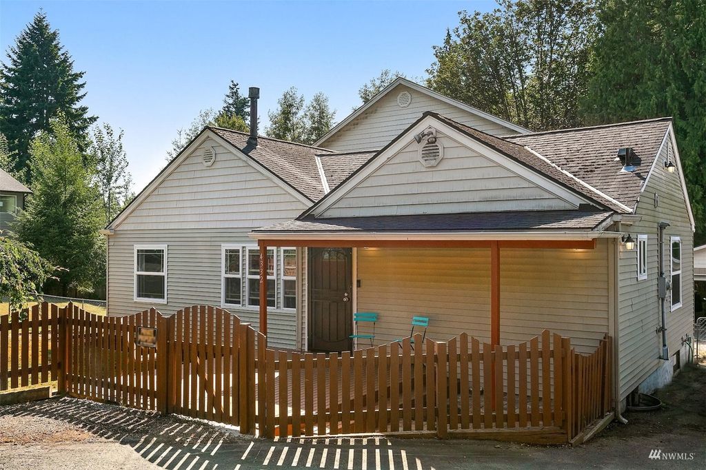 Photo of 4332 Forest Drive, Everett, WA 98203 (MLS # 1990238)