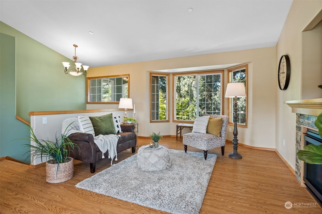 Photo of 908 39th Street, Everett, WA 98201 (MLS # 2152118)