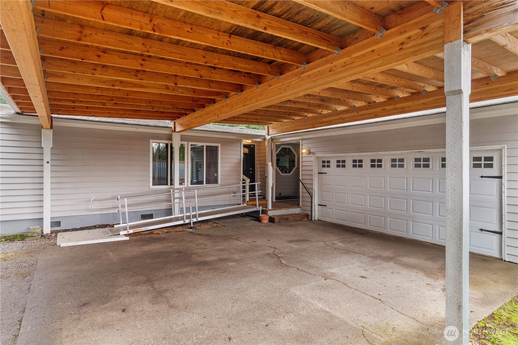 6827 Holmes Island Road SE