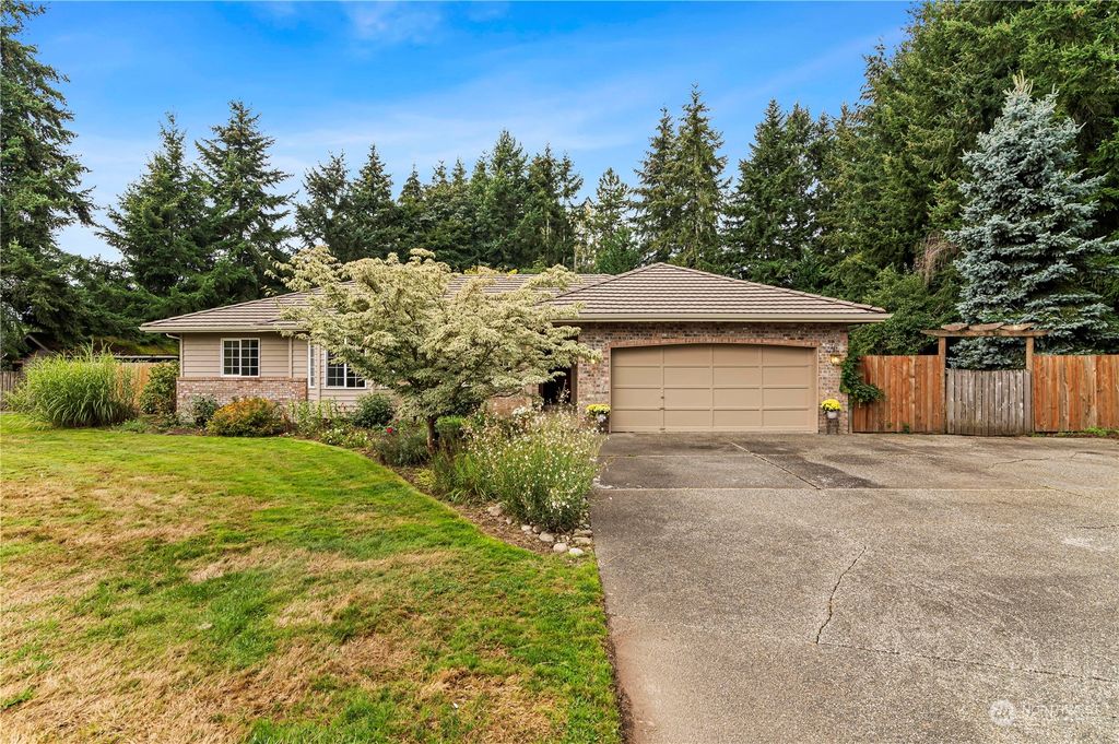 Photo of 12420 56th Avenue NE, Marysville, WA 98271 (MLS # 2292160)