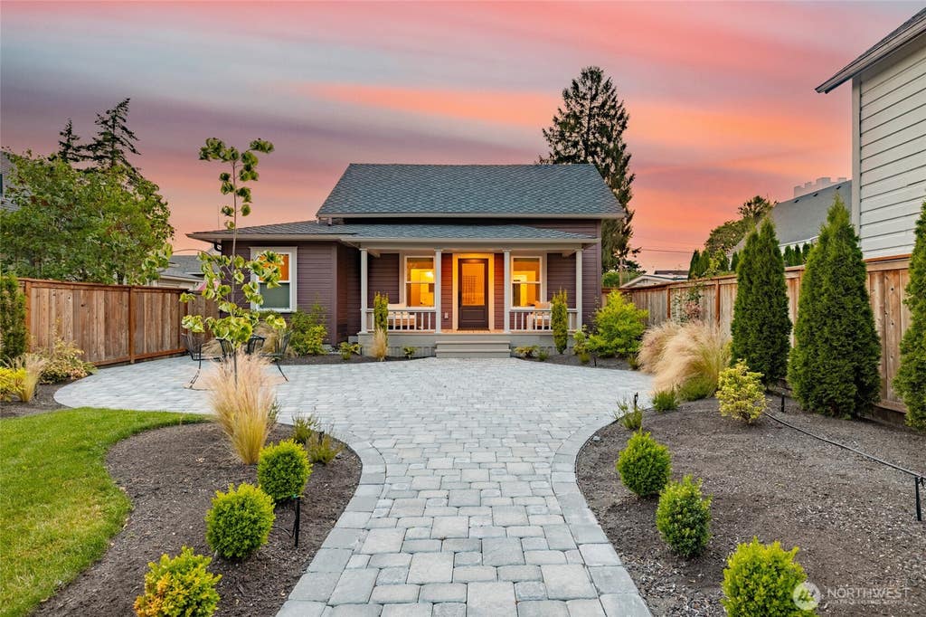 Photo of 612 S Third Street, La Conner, WA 98257 (MLS # 2558065)
