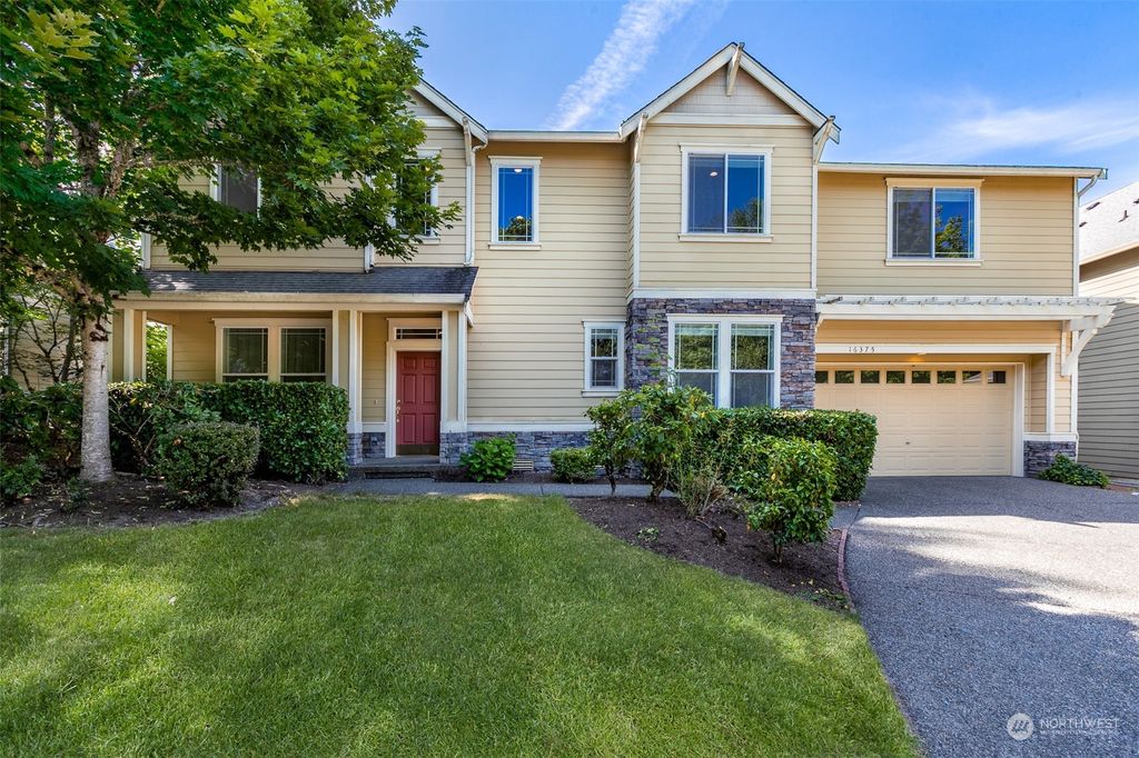 Photo of 16375 SE Cougar Mountain Way, Bellevue, WA 98006 (MLS # 2136162)