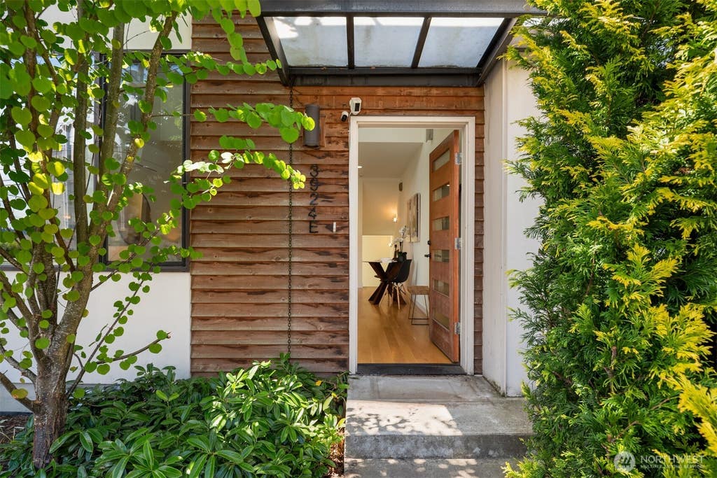 Photo of 3924 Linden Avenue N #E, Seattle, WA 98103 (MLS # 2554556)