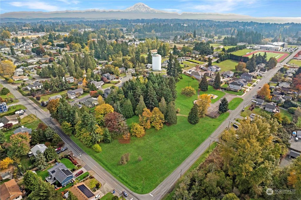 Photo of 508 19th Avenue, Milton, WA 98354 (MLS # 2176042)