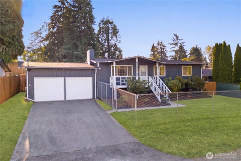 Photo of 32211 26th Avenue SW, Federal Way, WA 98023 (MLS # 2576419)