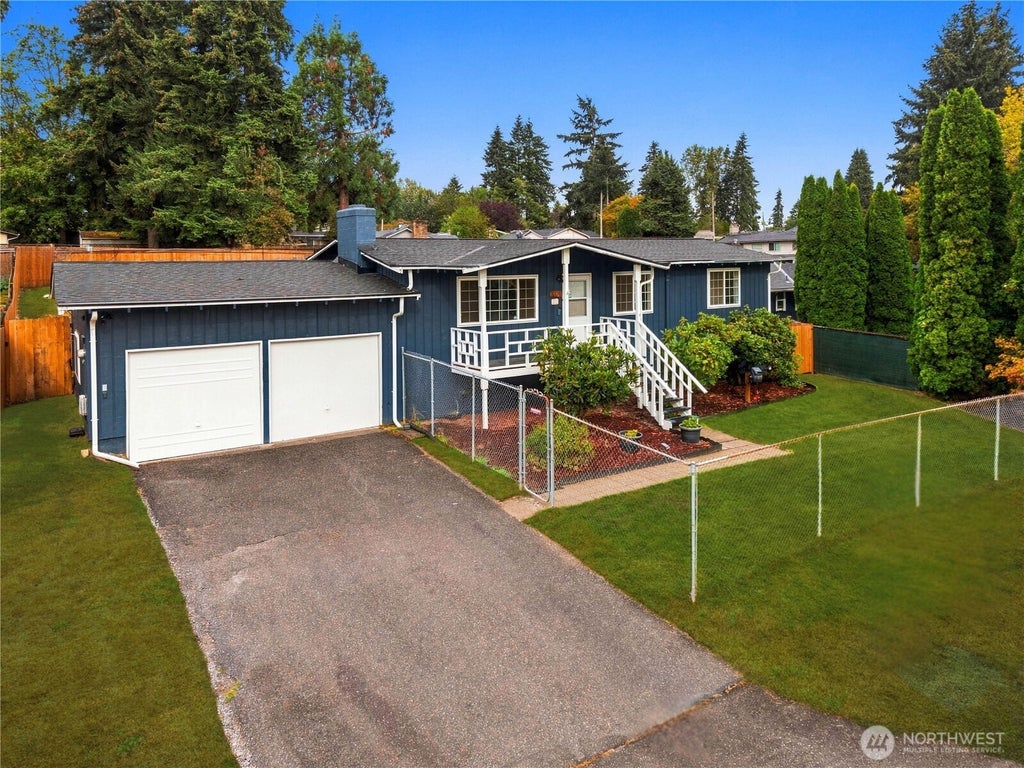 Photo of 33211 26th Avenue SW, Federal Way, WA 98023 (MLS # 2576419)