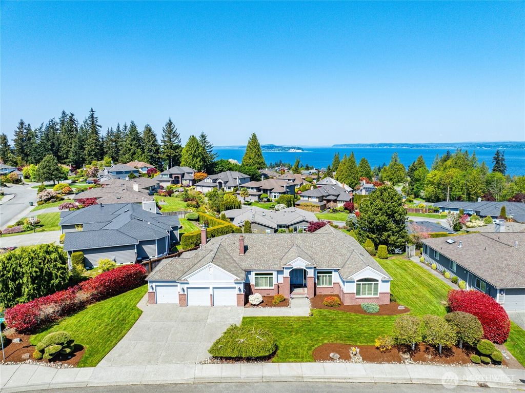 Photo of 2431 56th Street SW, Everett, WA 98203 (MLS # 2366345)