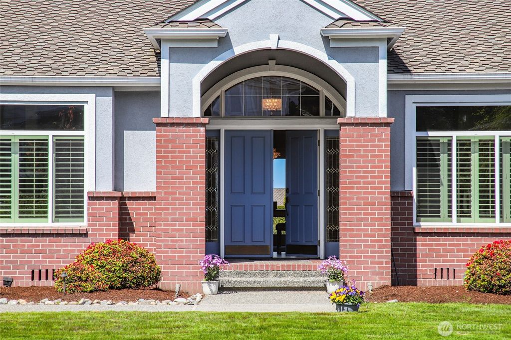 Photo of 2431 56th Street SW, Everett, WA 98203 (MLS # 2366345)