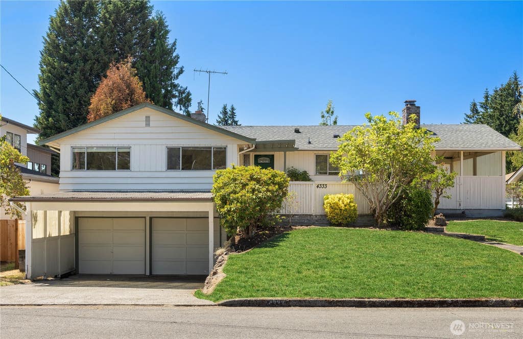 Photo of 4333 123rd Avenue SE, Bellevue, WA 98006 (MLS # 2559008)