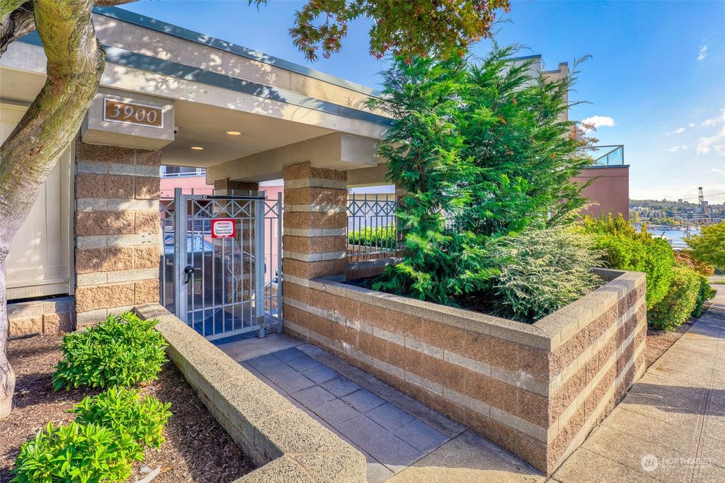 Photo of 3900 2nd Avenue NE #201, Seattle, WA 98105 (MLS # 2312055)