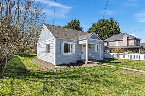 Photo of 618 Hull Avenue, Port Orchard, WA 98366 (MLS # 2503758)