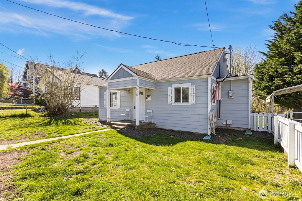 Photo of 618 Hull Avenue, Port Orchard, WA 98366 (MLS # 2503758)