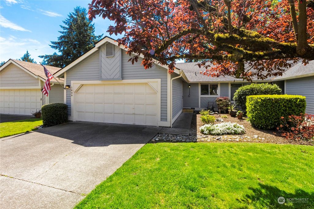 Photo of 1809 SW 307th Street #A, Federal Way, WA 98023 (MLS # 2063612)