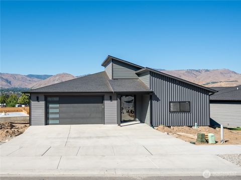 Photo of 252 NW Chinook Way, East Wenatchee, WA 98802 (MLS # 2419831)