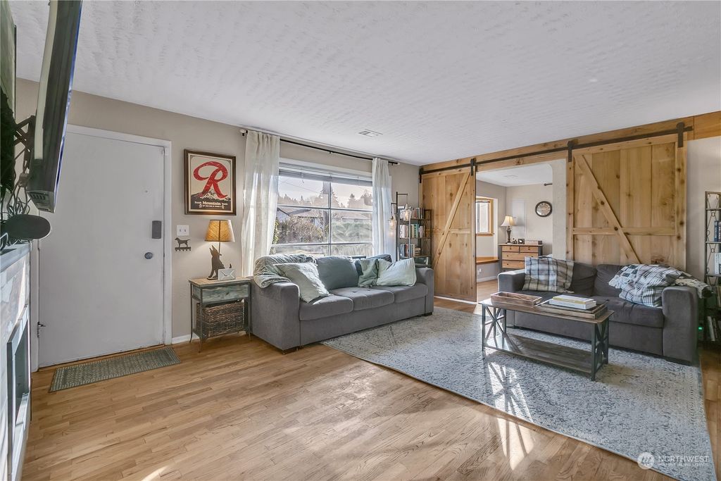 Photo of 503 15th Avenue, Milton, WA 98354 (MLS # 2318099)