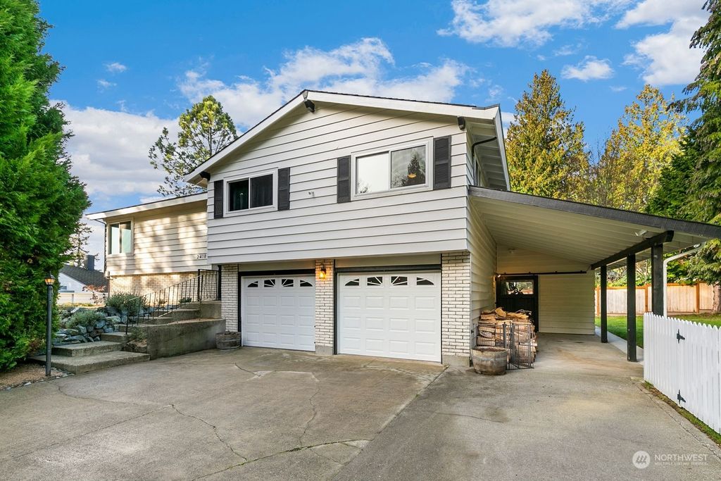 Photo of 2418 SW 144th Place, Burien, WA 98166 (MLS # 2034804)