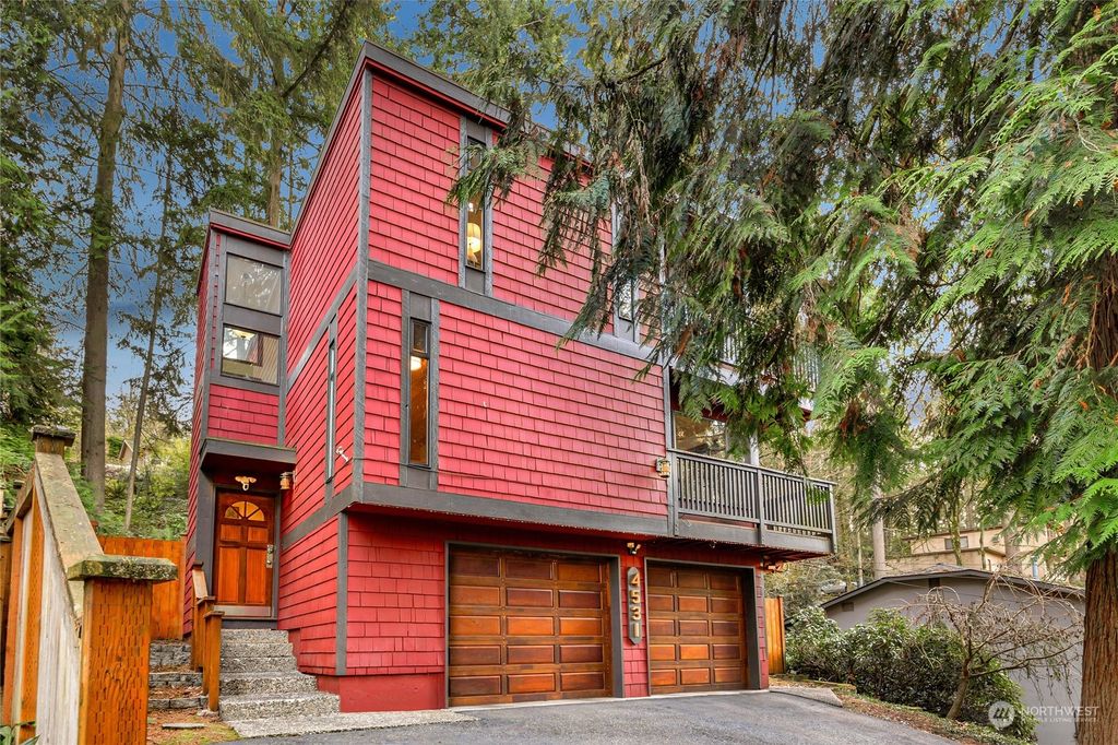 Photo of 4531 NE 201st Place, Lake Forest Park, WA 98155 (MLS # 2309802)