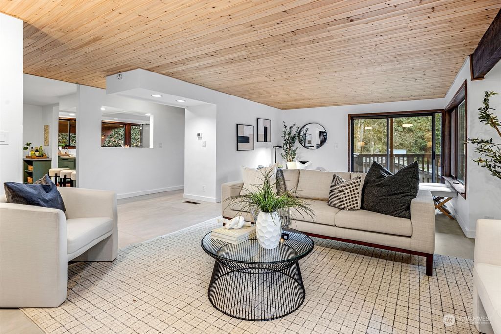 Photo of 4531 NE 201st Place, Lake Forest Park, WA 98155 (MLS # 2309802)