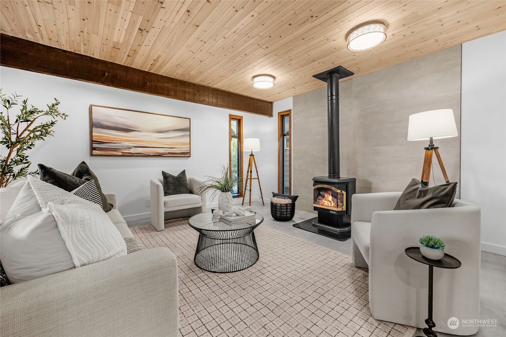 Photo of 4531 NE 201st Place, Lake Forest Park, WA 98155 (MLS # 2309802)